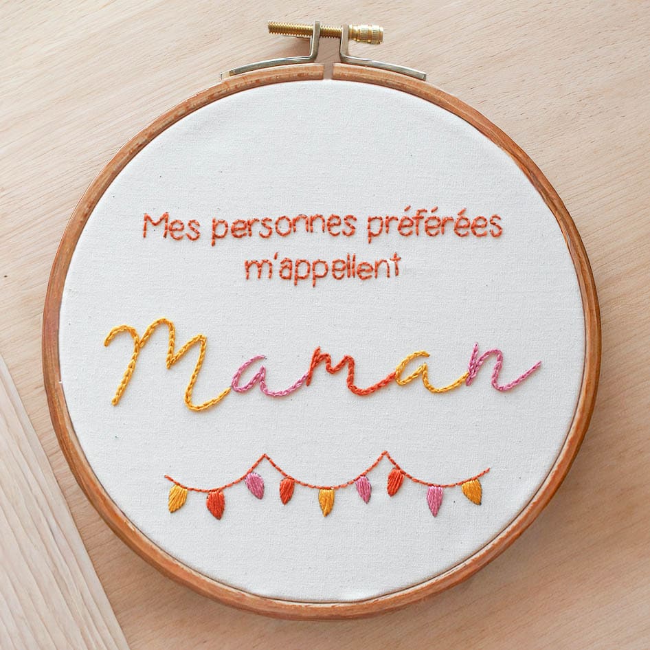 Idée cadeau fête des mères à Toulouse : atelier de broderie personnalisé