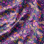 Tissu fleuri proposé pour un atelier de broderie à Toulouse avec affirmations positives