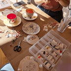 Atelier broderie Toulouse, suspension de Noël, renne, lutin, loutres, Casse-Noisette